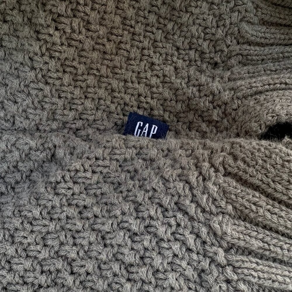 Gap Button Down V-Neck Seed Stitch Knit Cotton Cardigan - Picture 5 of 6